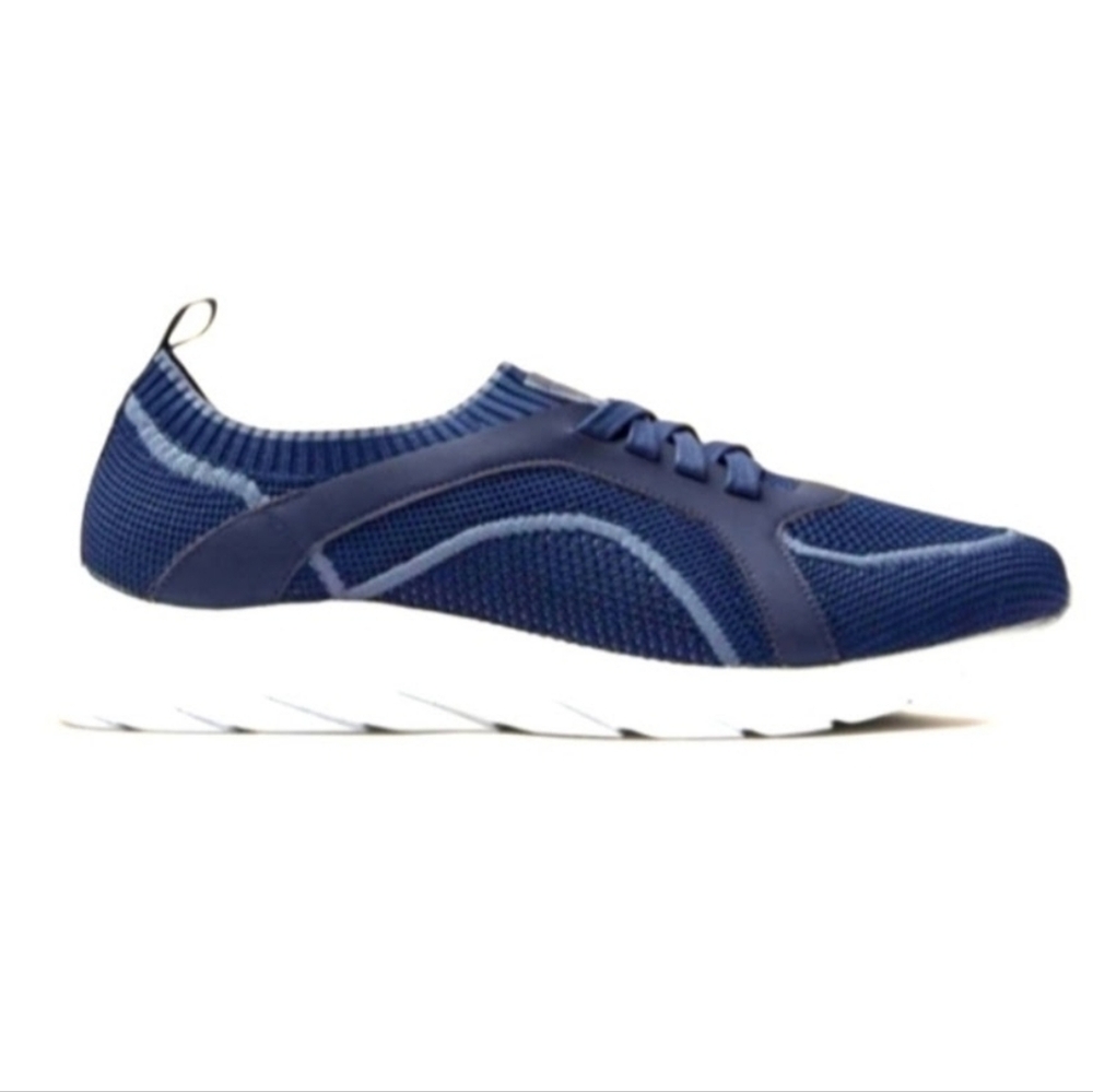 Good Man Brand Knit Trainer Sky Captain Sneakers SIZE 11 NEW IN BOX